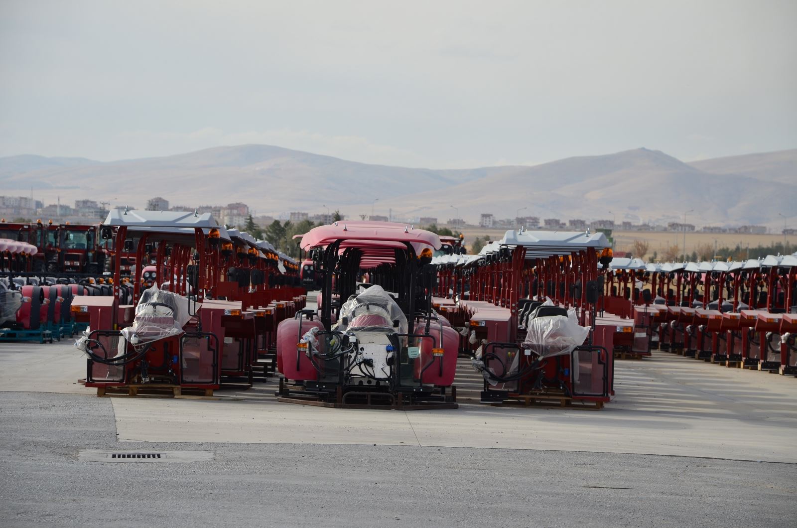 Traktör pazarında iddialı atak! - Resim : 3