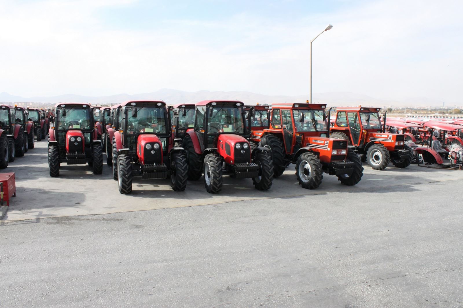 Traktör pazarında iddialı atak! - Resim : 4